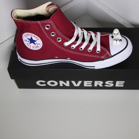 chuck taylor all star classic maroon